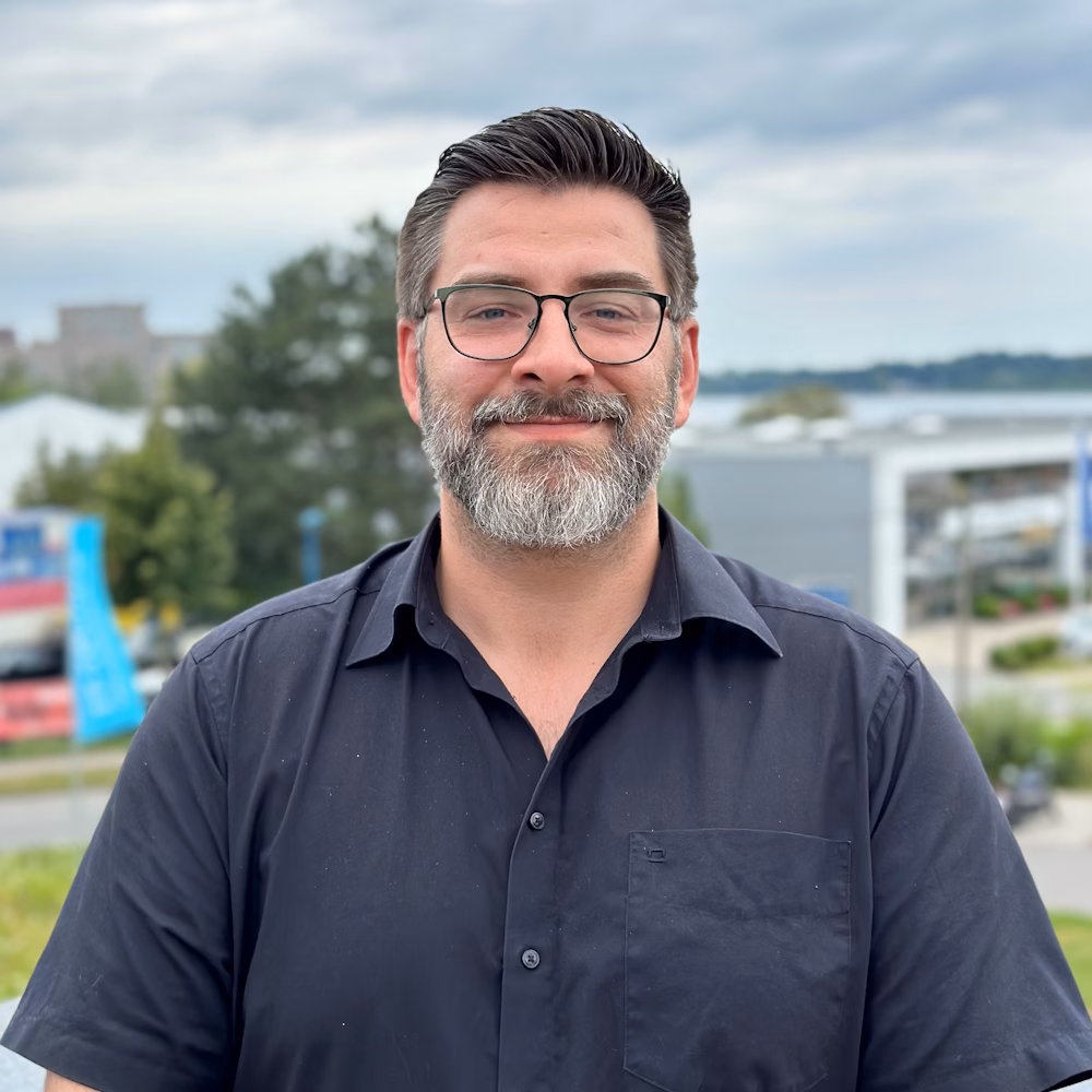 Robin Schünemann, Kundenbetreuung