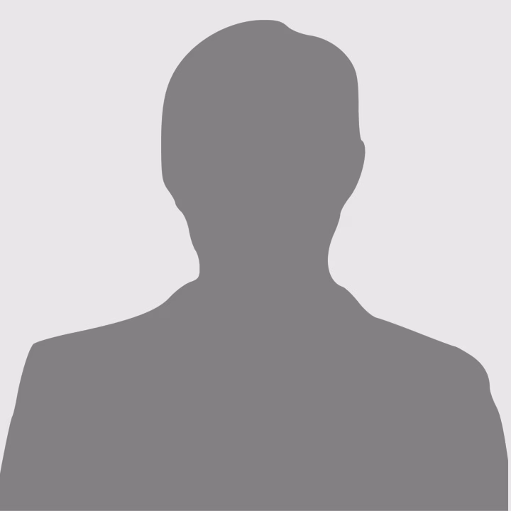 Hagen Bull, Kundenbetreuung